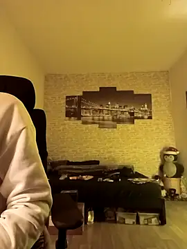 Snapshot of HalloMarcy chatting on February 4, 10:34 pm HalloMarcy online show from February 4, 10:34 pm