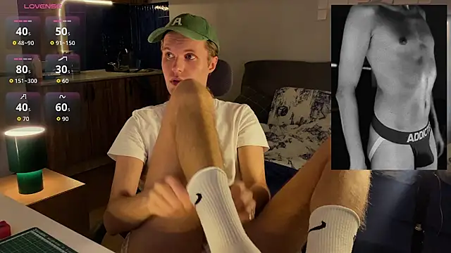 Leonnextdoor online show from February 14, 9:22 pm