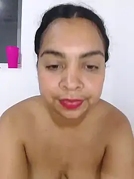 Snapshot of Brendabluee chatting on January 6, 4:47 am Brendabluee online show from January 6, 4:47 am