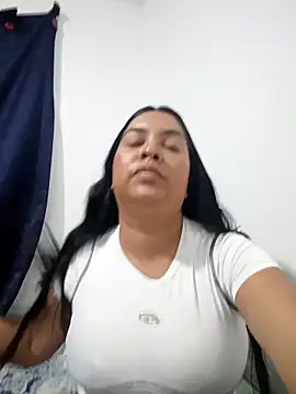 Snapshot of Brendabluee chatting on December 16, 12:48 am Brendabluee online show from December 16, 12:48 am