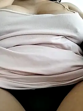 Snapshot of Betty2u chatting on March 23, 8:26 am Betty2u online show from March 23, 8:26 am