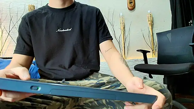 Snapshot of MarcoVitto chatting on October 2, 11:39 am MarcoVitto online show from October 2, 11:39 am