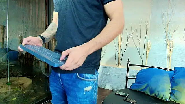 Snapshot of MarcoVitto chatting on October 3, 12:02 pm MarcoVitto online show from October 3, 12:02 pm