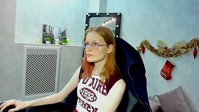 Snapshot of ElizabethHarpper chatting on January 4, 1:42 am ElizabethHarpper online show from January 4, 1:42 am