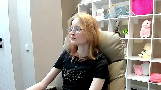 Snapshot of ElizabethHarpper chatting on January 30, 8:11 am ElizabethHarpper online show from January 30, 8:11 am