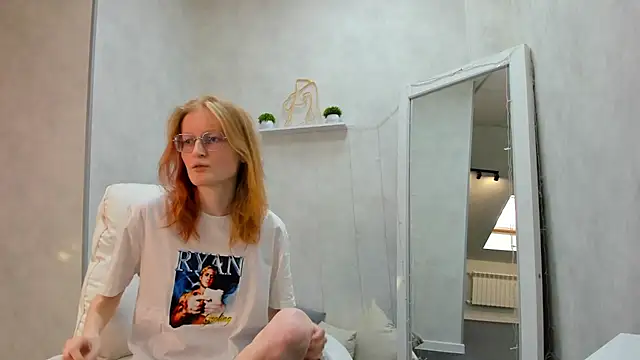 Snapshot of ElizabethHarpper chatting on February 2, 8:13 am ElizabethHarpper online show from February 2, 8:13 am