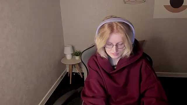 Snapshot of ElizabethHarpper chatting on November 22, 1:15 am ElizabethHarpper online show from November 22, 1:15 am