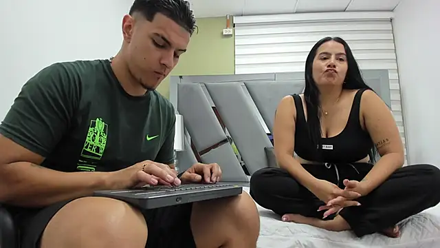 Snapshot of DAVID_VICTORIAA chatting on June 1, 1:02 pm DAVID VICTORIAA online show from June 1, 1:02 pm