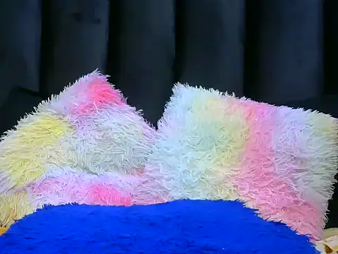 Snapshot of SexyLadyBoosxx chatting on December 4, 4:27 pm SexyLadyBoosxx online show from December 4, 4:27 pm