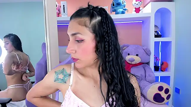 Snapshot of miss___evangeline chatting on January 17, 2:29 am miss evangeline online show from January 17, 2:29 am