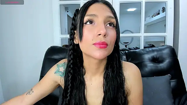 Snapshot of miss___evangeline chatting on February 20, 5:44 am miss evangeline online show from February 20, 5:44 am