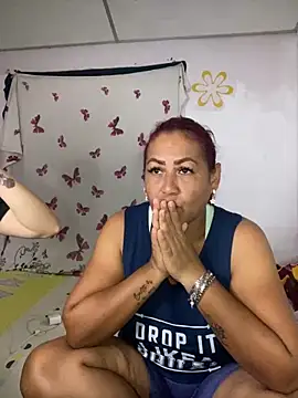 Snapshot of Abigail_BigTits chatting on January 5, 3:11 am Abigail BigTits online show from January 5, 3:11 am