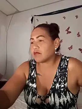 Snapshot of Abigail_BigTits chatting on January 22, 2:48 am Abigail BigTits online show from January 22, 2:48 am