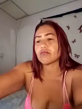 Snapshot of Abigail_BigTits chatting on January 26, 5:56 am Abigail BigTits online show from January 26, 5:56 am