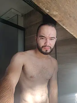 Snapshot of Eduardobi97 chatting on December 19, 11:17 am Eduardobi97 online show from December 19, 11:17 am