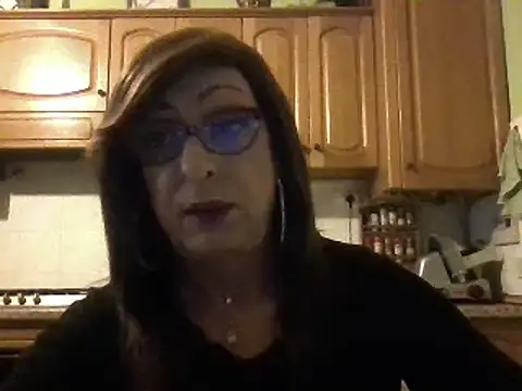 Snapshot of Tiabet chatting on March 20, 9:56 pm Tiabet online show from March 20, 9:56 pm