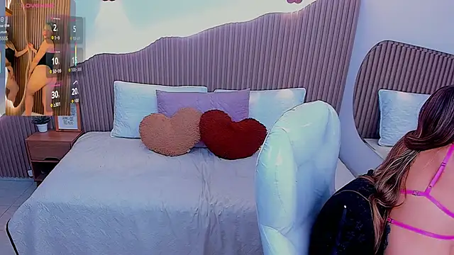 Snapshot of Annie_kurt_ chatting on September 12, 5:24 pm Annie kurt online show from September 12, 5:24 pm