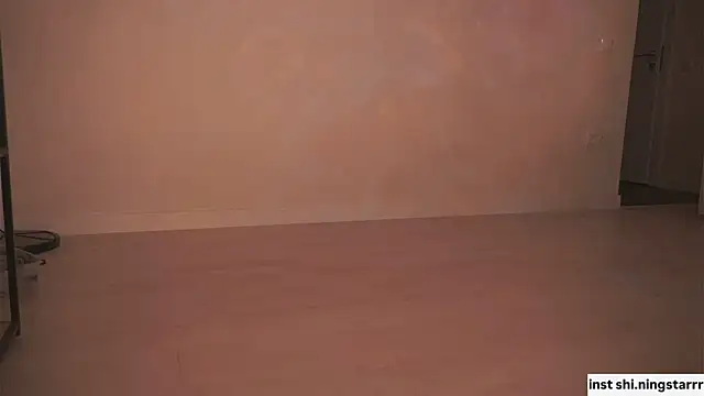 Snapshot of alittlestarrr chatting on February 3, 10:47 am alittlestarrr online show from February 3, 10:47 am