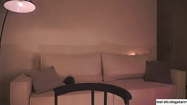 Snapshot of alittlestarrr chatting on February 15, 12:48 am alittlestarrr online show from February 15, 12:48 am