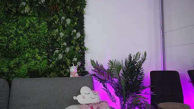 amiraroshen online show from November 22, 7:46 pm