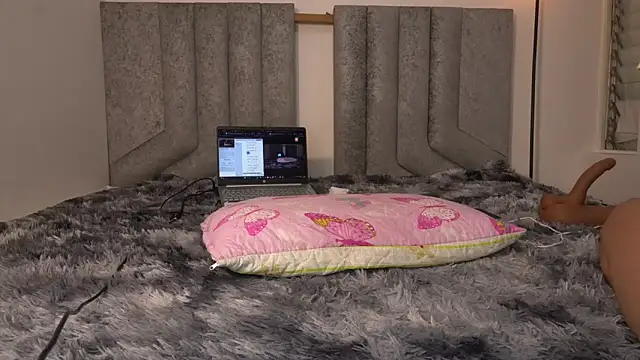 Snapshot of womantall99 chatting on March 12, 12:36 pm womantall99 online show from March 12, 12:36 pm