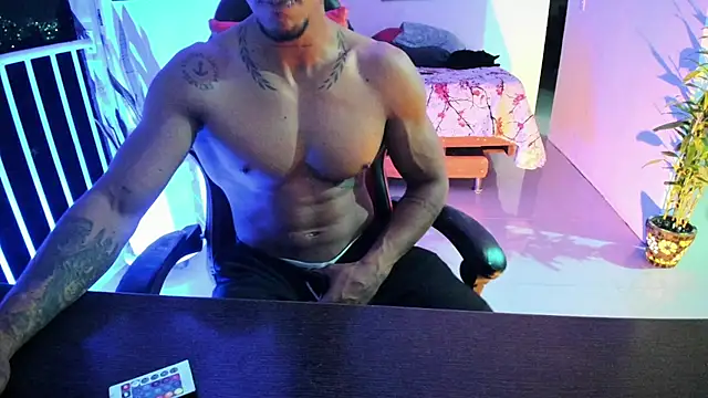 Snapshot of Adam_Valenciia chatting on October 25, 4:09 am Adam Valenciia online show from October 25, 4:09 am