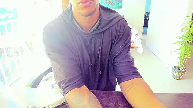 Snapshot of Adam_Valenciia chatting on October 25, 10:15 pm Adam Valenciia online show from October 25, 10:15 pm