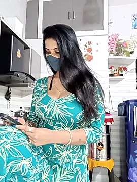 Best-Couple online show from February 13, 3:46 am