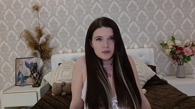 Nellie Medina online show from February 20, 1:46 am