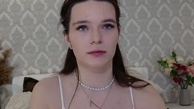 Nellie Medina online show from March 4, 8:27 pm