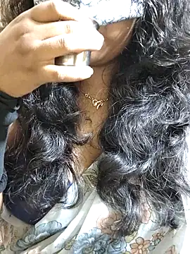 Snapshot of Rathi22 chatting on September 18, 2:30 pm Rathi22 online show from September 18, 2:30 pm