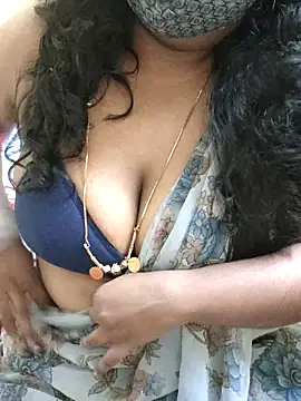 Snapshot of Rathi22 chatting on October 24, 2:35 pm Rathi22 online show from October 24, 2:35 pm