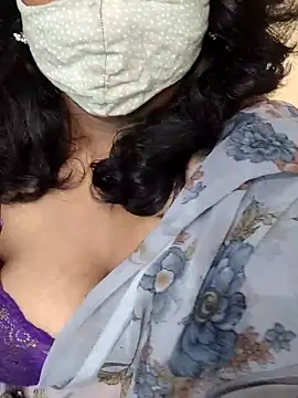 Snapshot of Rathi22 chatting on June 5, 1:45 am Rathi22 online show from June 5, 1:45 am