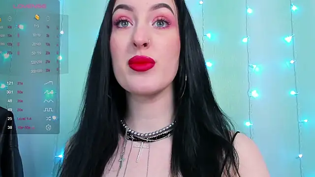 Snapshot of Miss_Alice__ chatting on January 6, 6:31 pm Miss Alice online show from January 6, 6:31 pm