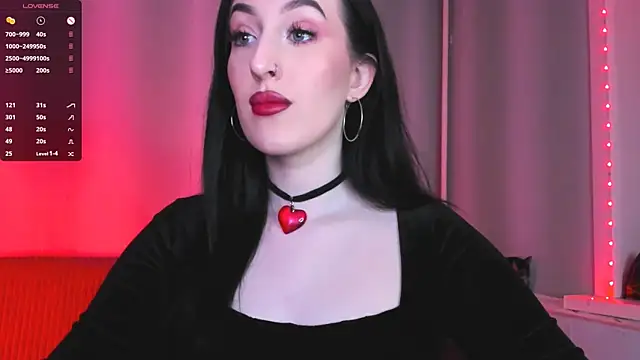 Snapshot of Miss_Alice__ chatting on January 25, 12:38 am Miss Alice online show from January 25, 12:38 am