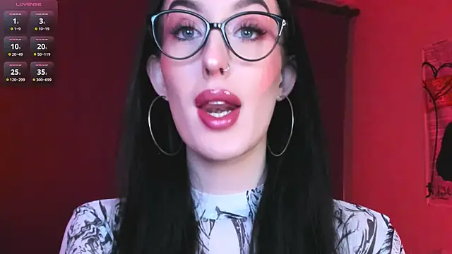 Snapshot of Miss_Alice__ chatting on February 16, 7:49 pm Miss Alice online show from February 16, 7:49 pm