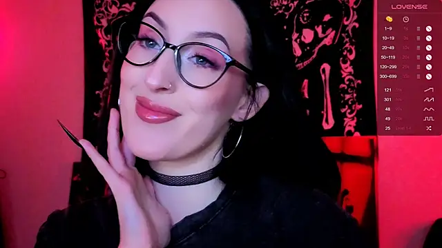 Snapshot of Miss_Alice__ chatting on October 19, 12:33 am Miss Alice online show from October 19, 12:33 am