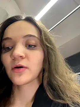 Snapshot of TheYourL chatting on December 19, 6:04 pm TheYourL online show from December 19, 6:04 pm