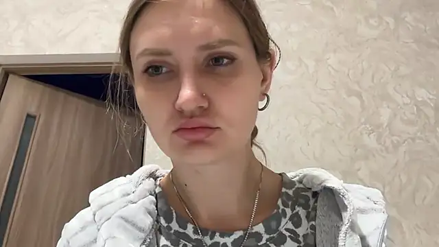 Snapshot of florianikaa chatting on October 16, 6:53 pm florianikaa online show from October 16, 6:53 pm