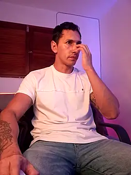 Joylopez fit online show from February 28, 6:31 pm