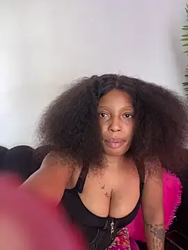 Snapshot of Thando04 chatting on January 7, 10:40 am Thando04 online show from January 7, 10:40 am