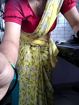 Snapshot of lovelygirl4567 chatting on July 22, 5:21 am lovelygirl4567 online show from July 22, 5:21 am