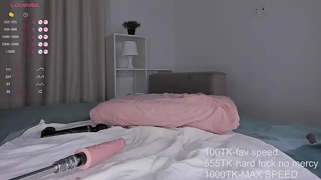 Snapshot of EllyFantasy chatting on February 2, 10:17 pm EllyFantasy online show from February 2, 10:17 pm