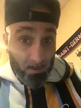 Snapshot of josueswvillaA1 chatting on November 30, 10:14 pm josueswvillaA1 online show from November 30, 10:14 pm