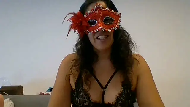 couple-tuga online show from June 16, 12:52 pm