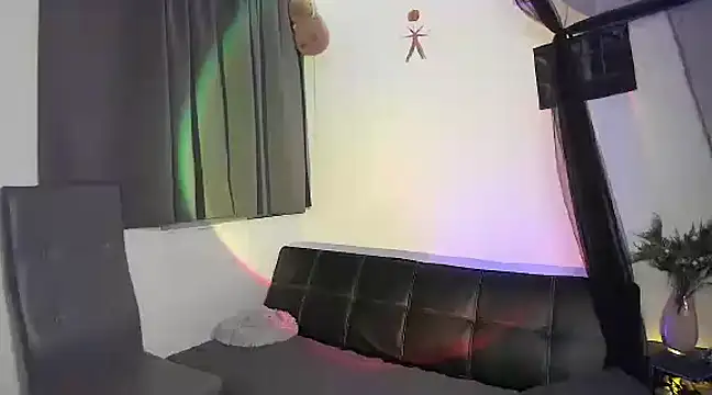 bronwgirl69 online show from March 6, 6:19 am