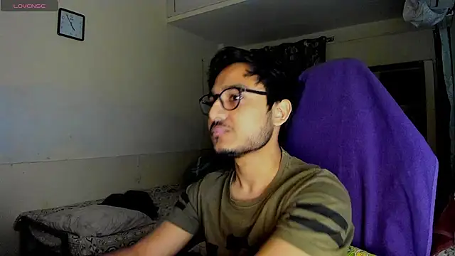 Snapshot of fuckkboy101 chatting on March 9, 11:14 am fuckkboy101 online show from March 9, 11:14 am