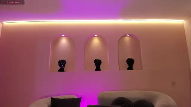 NiaSalvatore online show from September 23, 8:34 pm