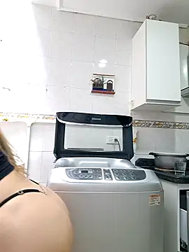 karina warthon online show from October 4, 5:44 pm