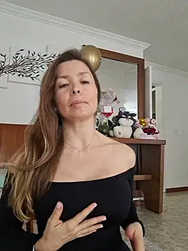 karina warthon online show from July 6, 5:48 pm